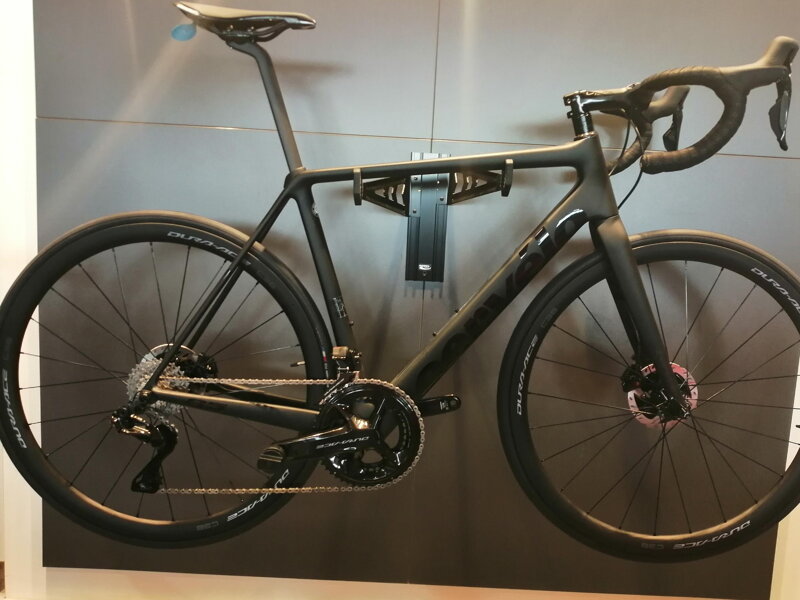 Cervelo R5 D DuraAce black bike Cervelo R5 D DuraAce black bike